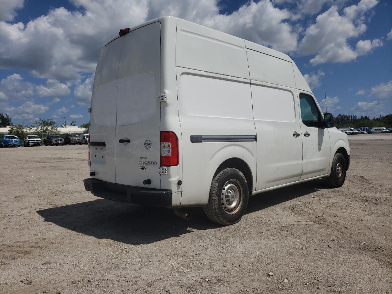 2015 Nissan NV - Image 3
