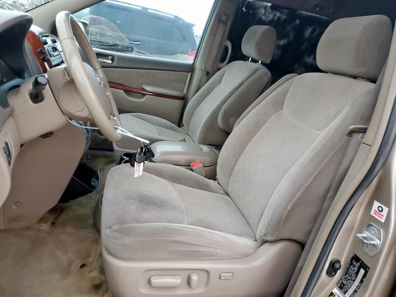 2005 Toyota Sienna - Image 7