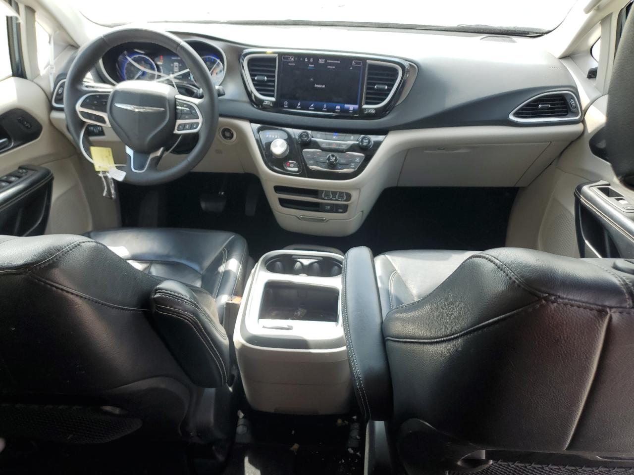 2022 Chrysler Pacifica - Image 8