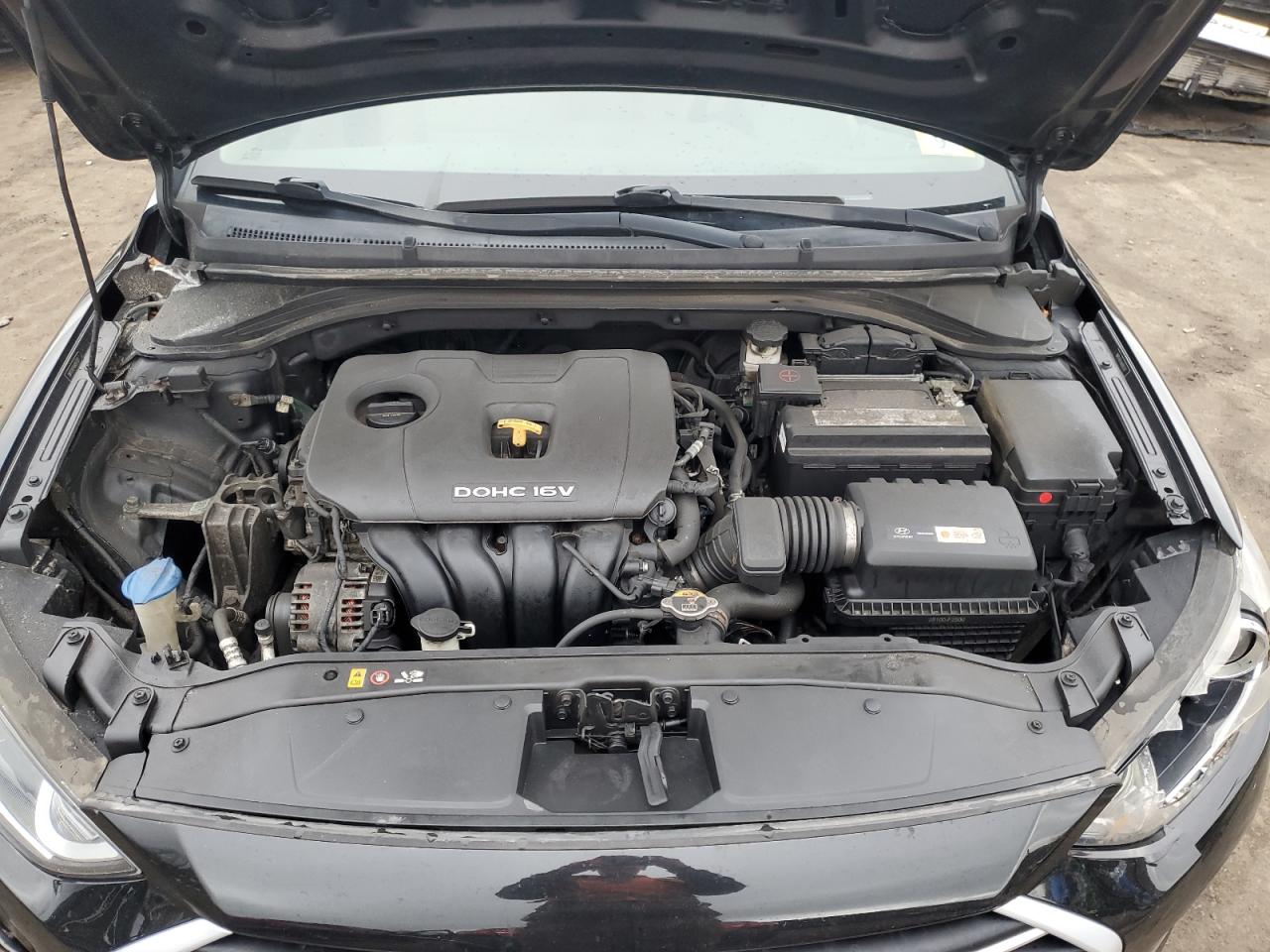 2018 Hyundai Elantra - Image 11