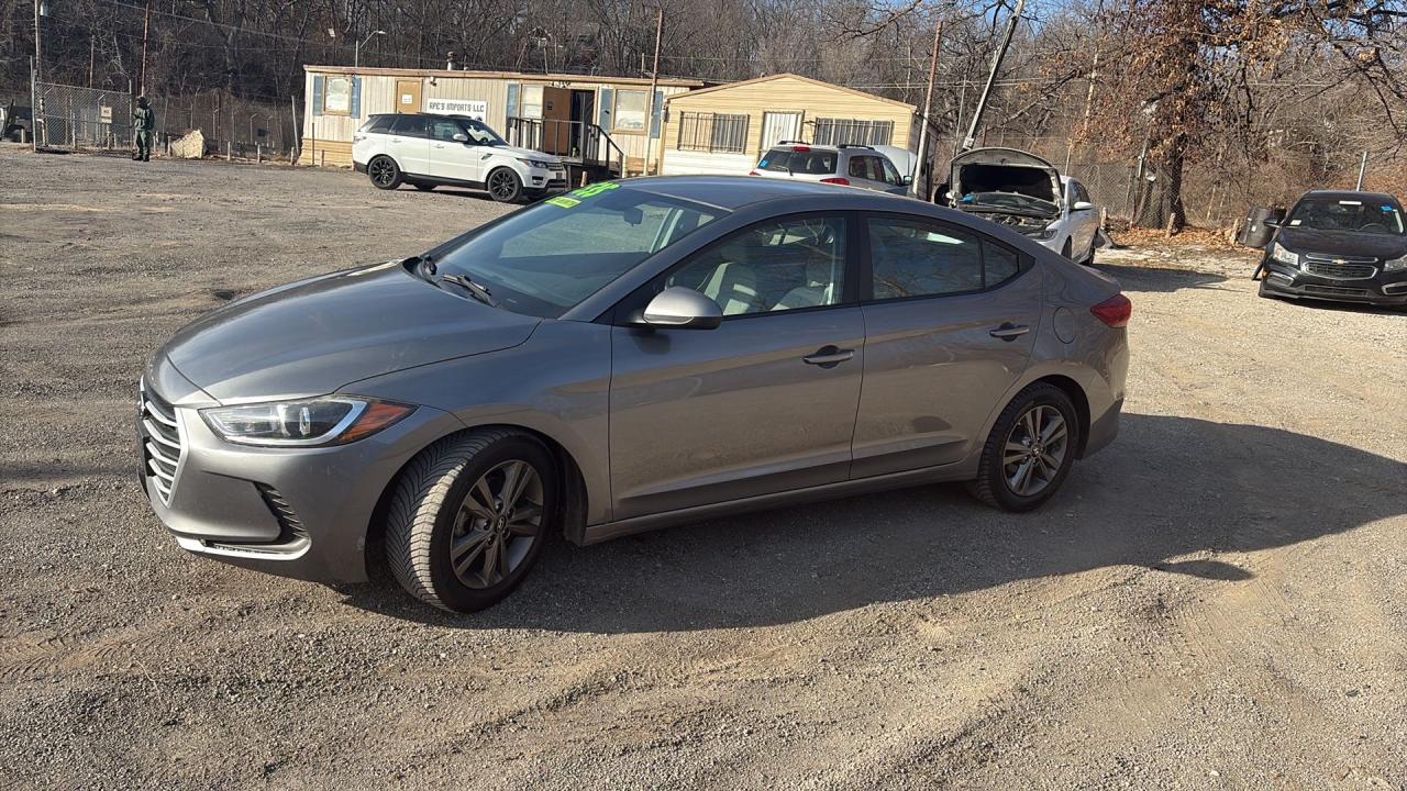 2018 Hyundai Elantra - Image 2