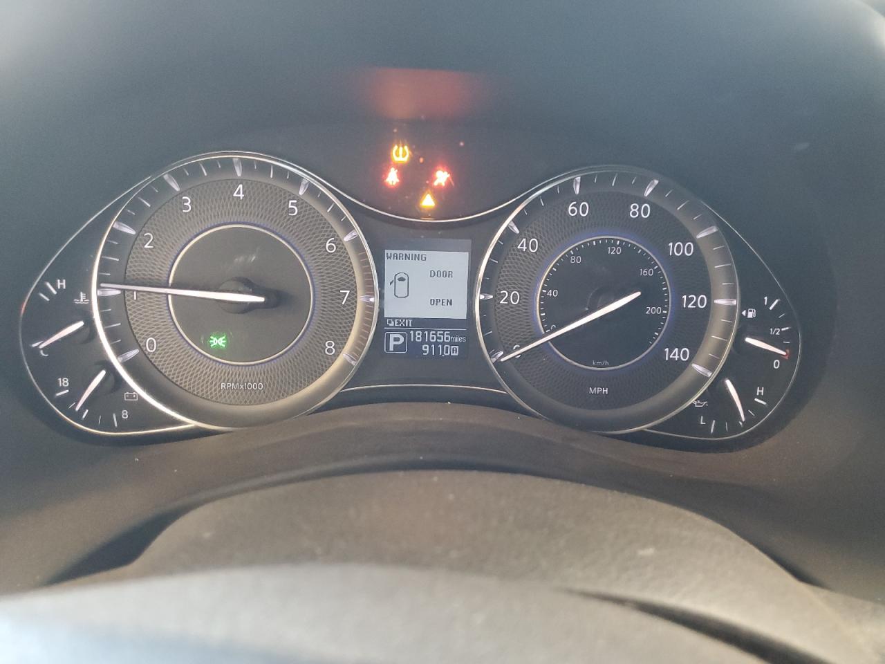 2014 Infiniti QX80 - Image 9