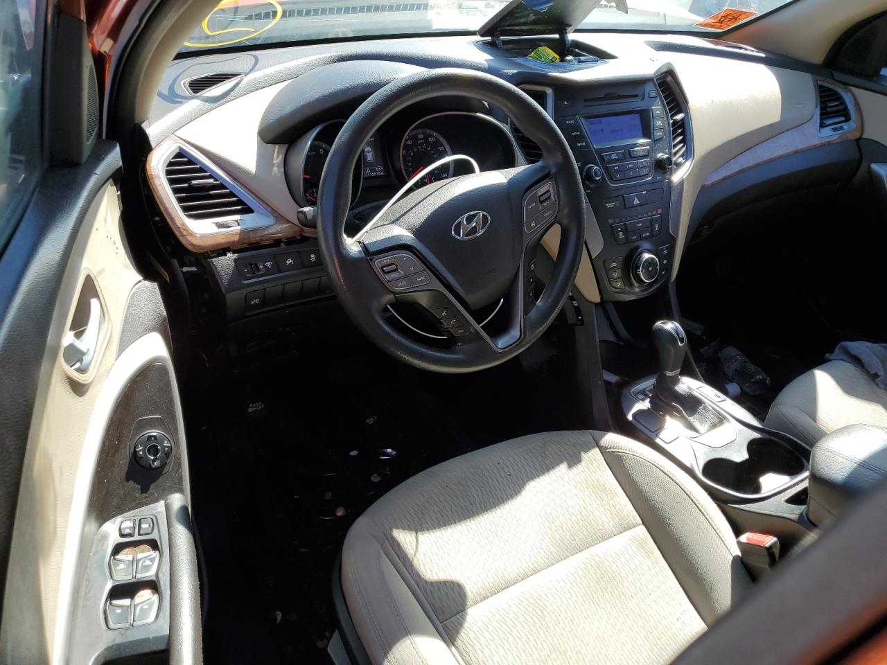 2016 Hyundai Santa Fe - Image 8