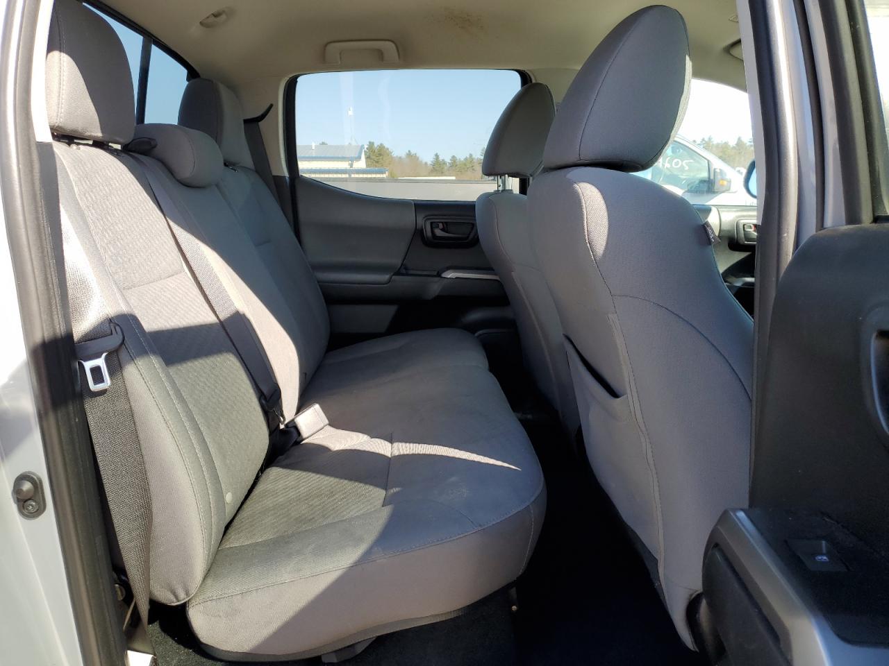 2020 Toyota Tacoma - Image 10