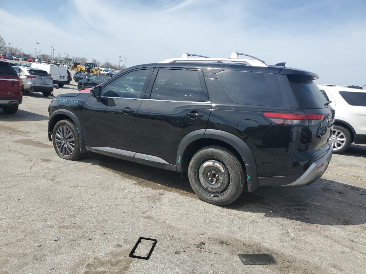 2024 Nissan Pathfinder - Image 2