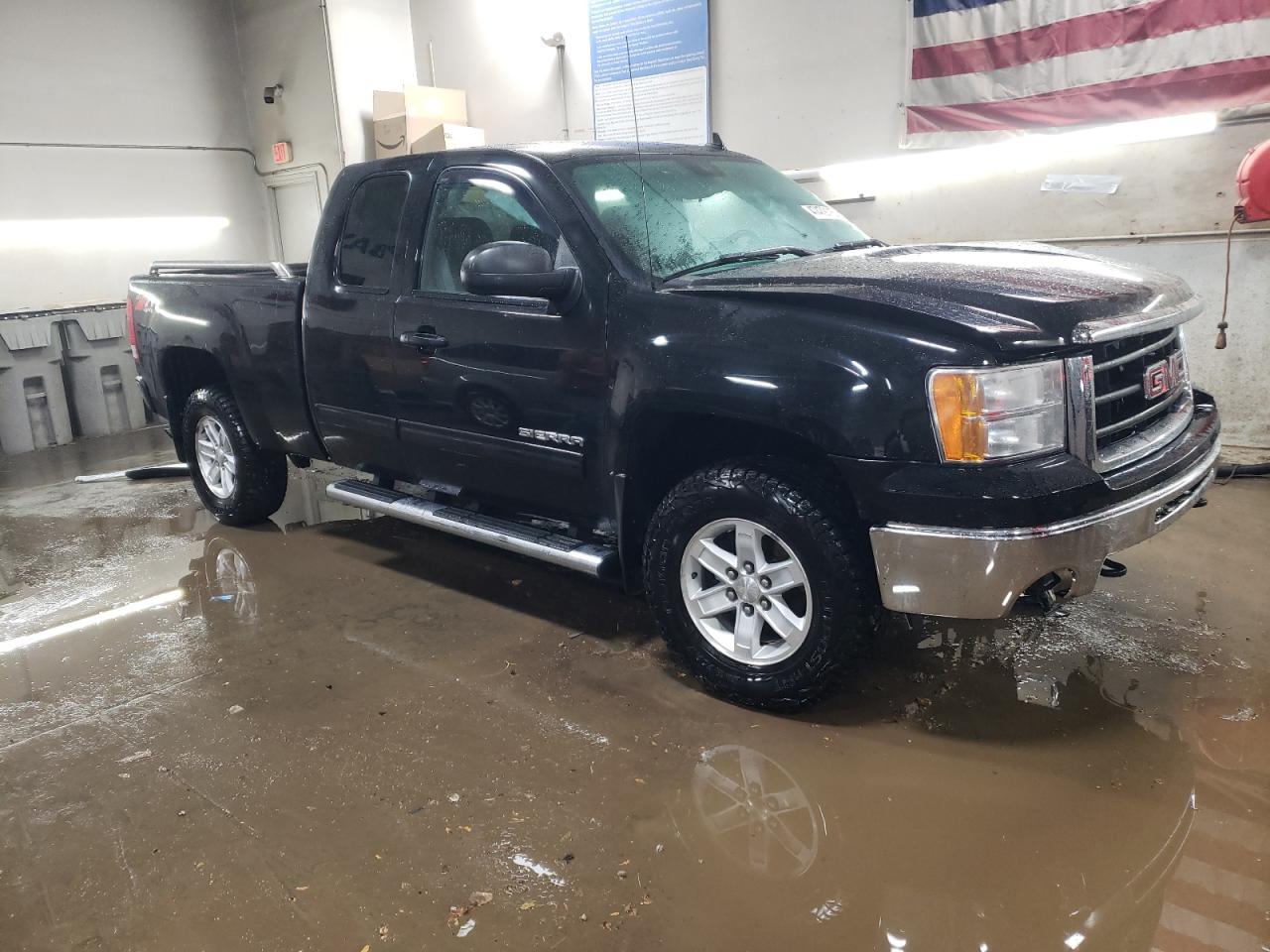2011 GMC Sierra - Image 4
