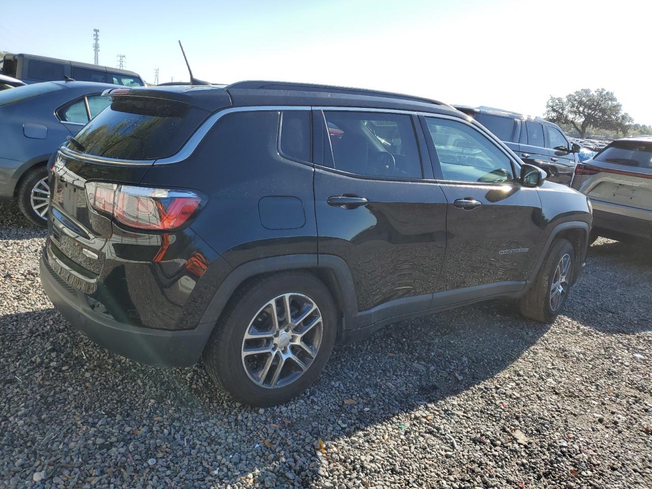 2019 Jeep Compass - Image 3