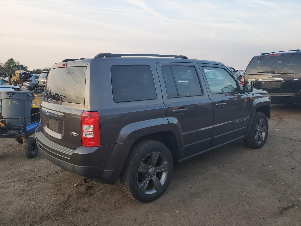 2015 Jeep Liberty (Patriot) - Image 3