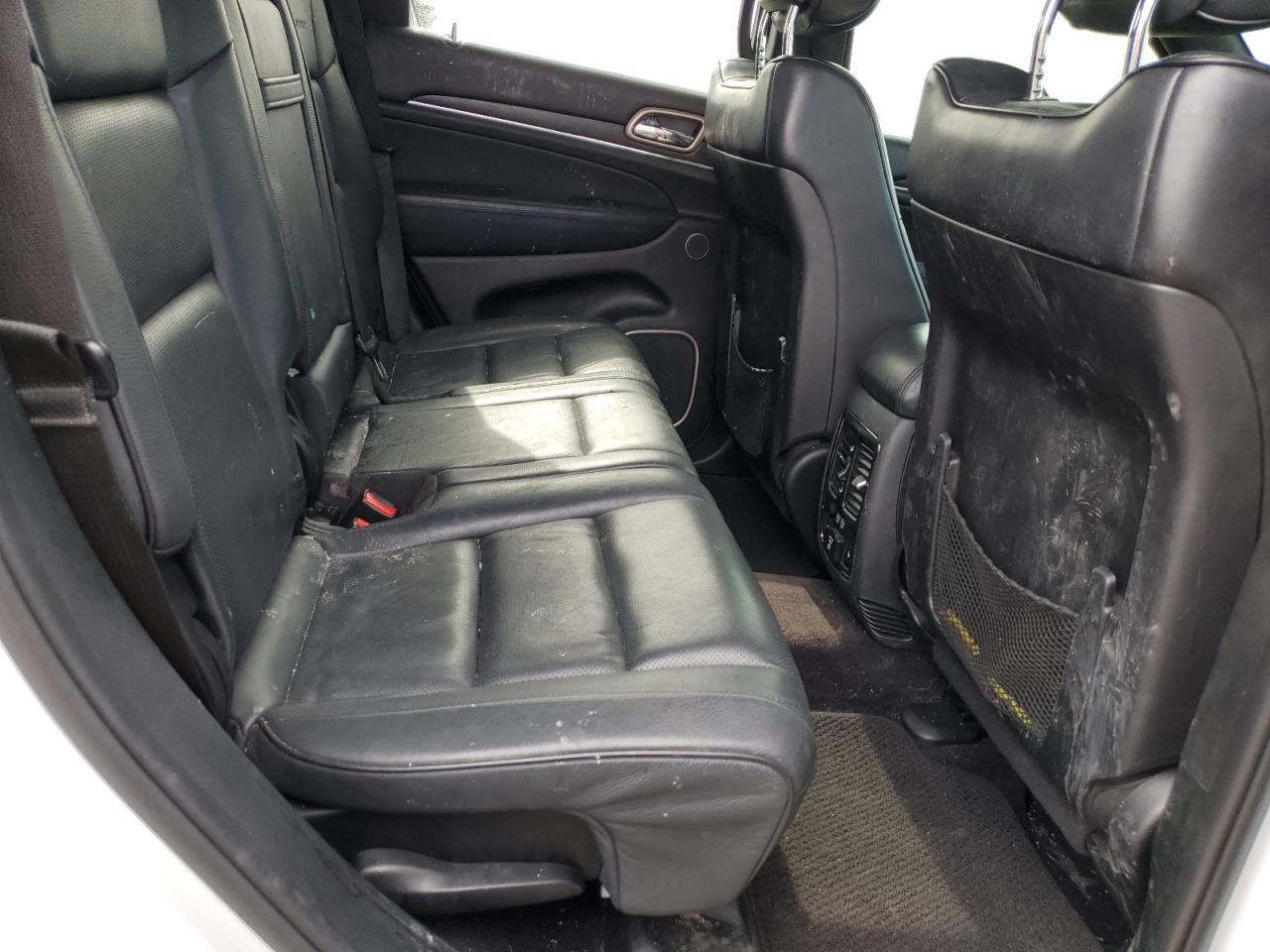 2016 Jeep Grand Cherokee - Image 11