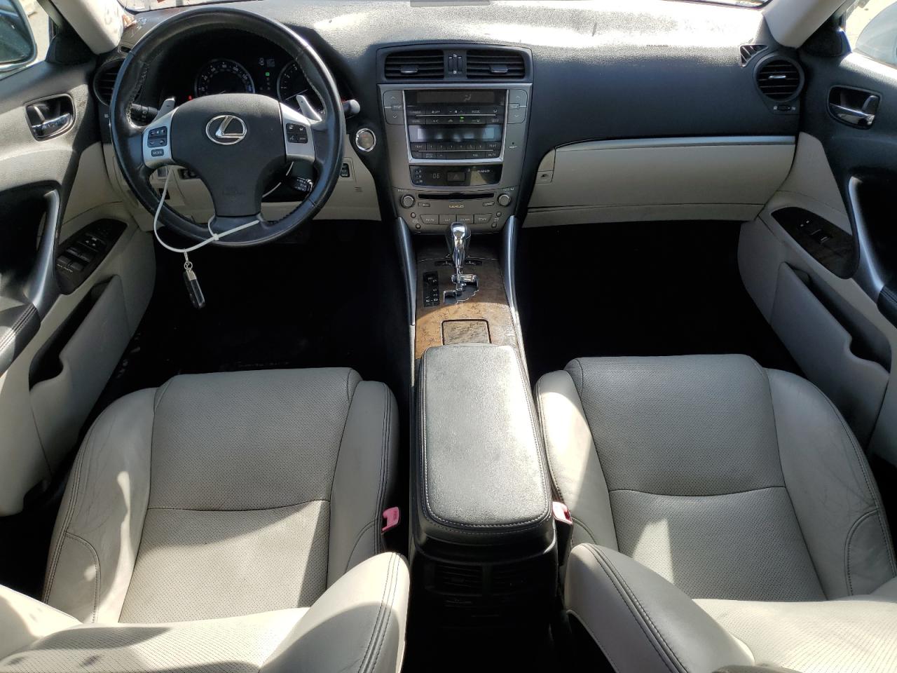 2011 Lexus IS - Image 8