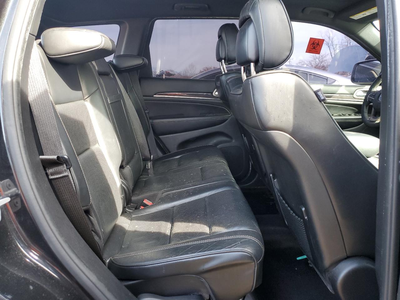 2015 Jeep Grand Cherokee - Image 11