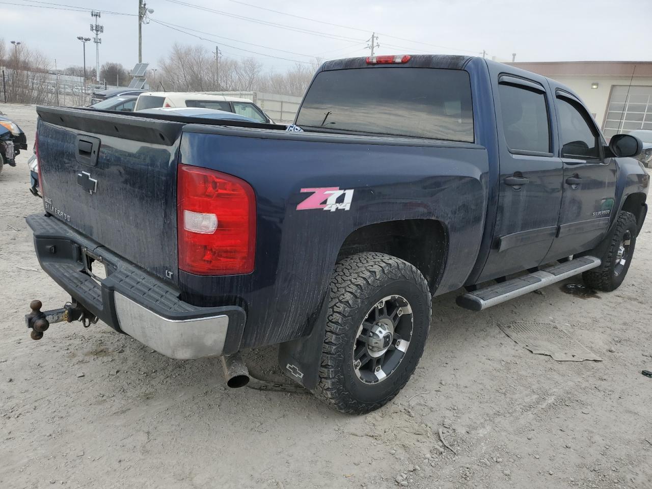2010 Chevrolet Silverado - Image 3