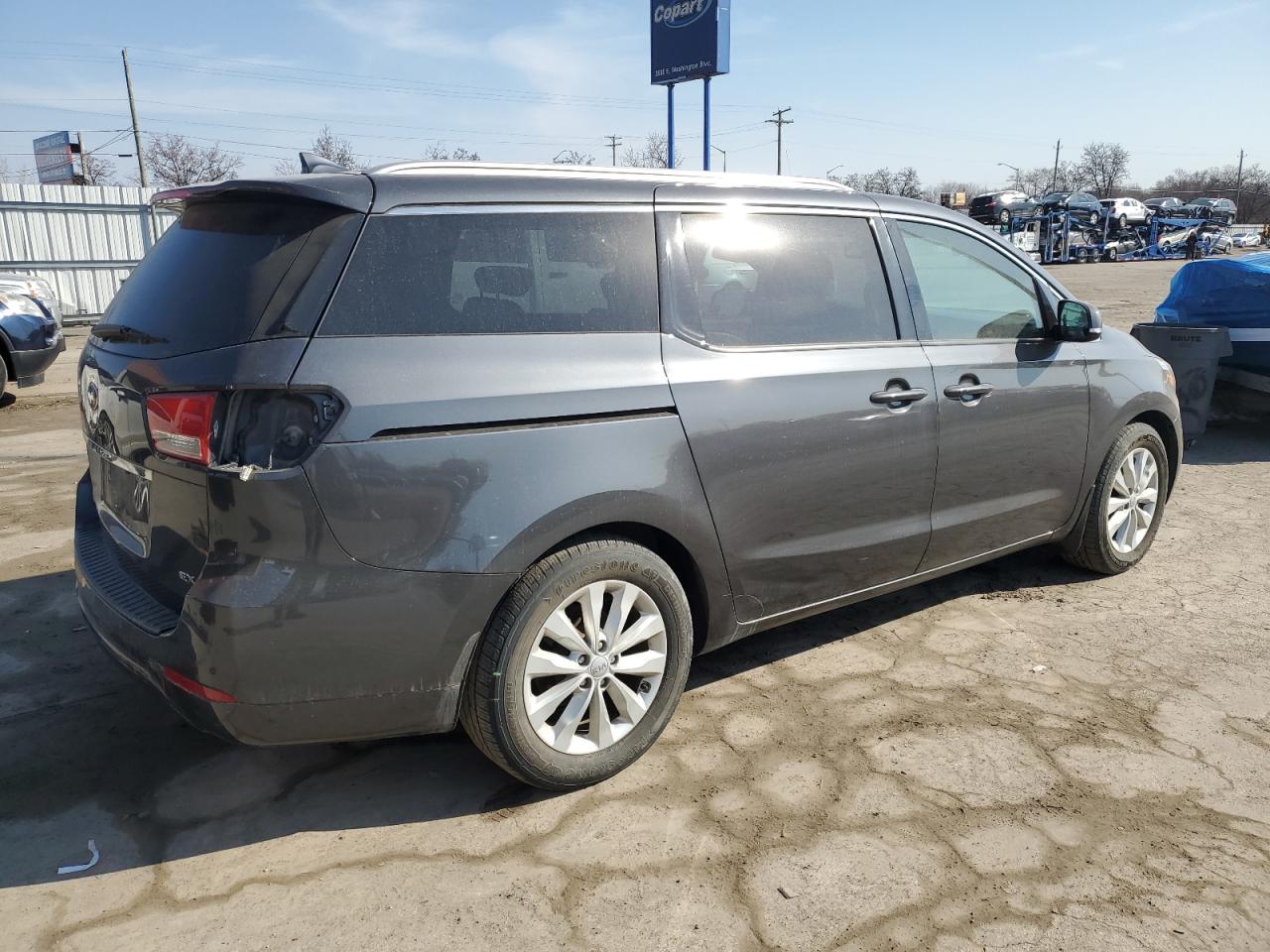 2016 Kia Sedona - Image 3