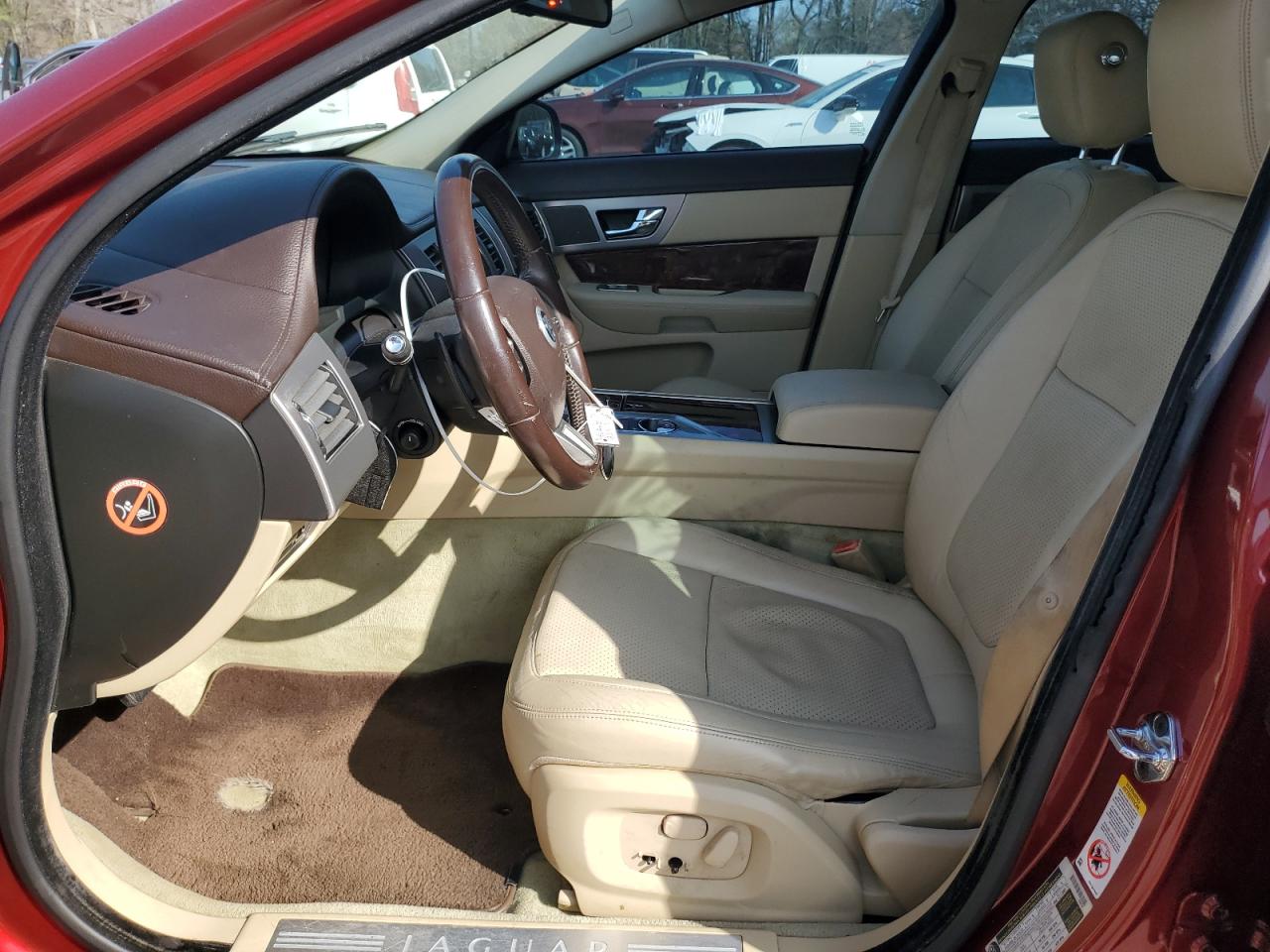 2010 Jaguar XF - Image 7