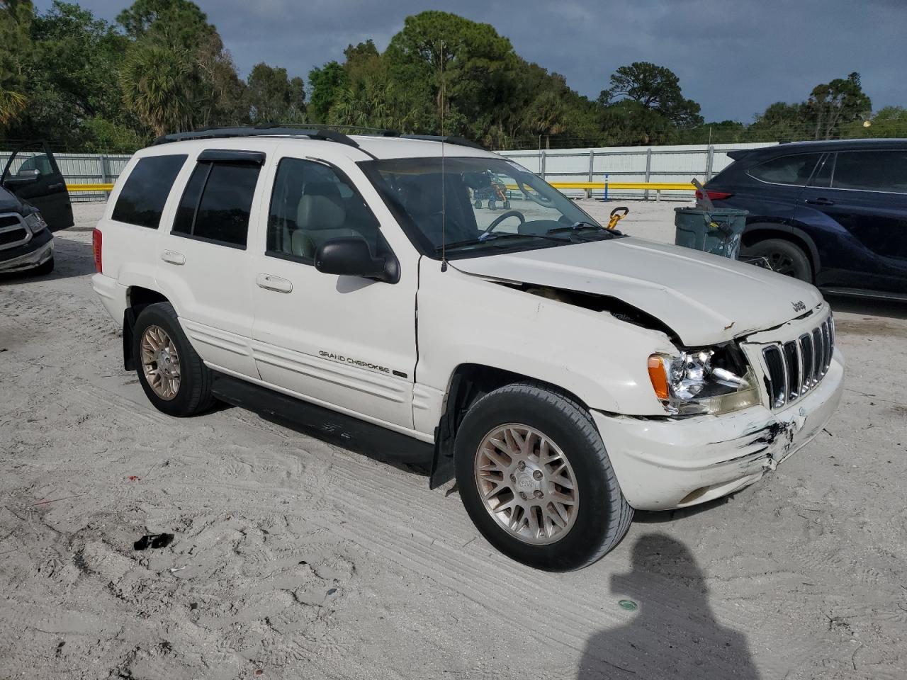 2002 Jeep Grand Cherokee - Image 4