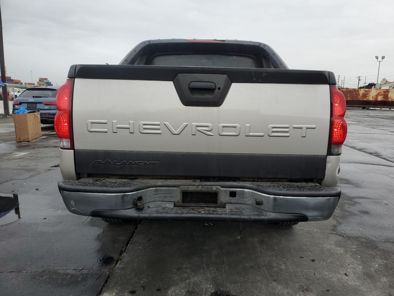 2004 Chevrolet Avalanche - Image 6