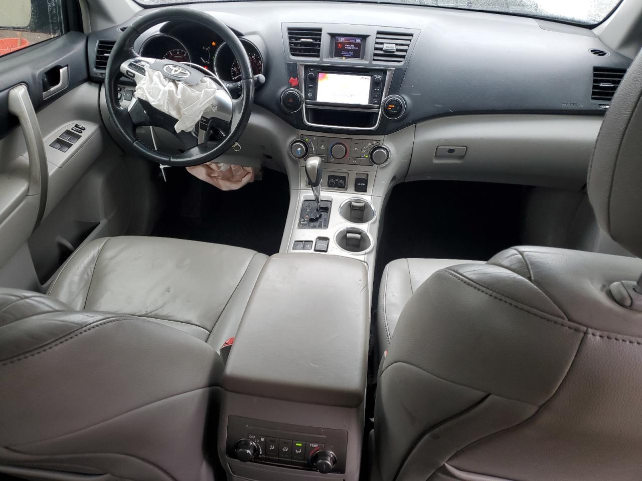 2013 Toyota Highlander - Image 8