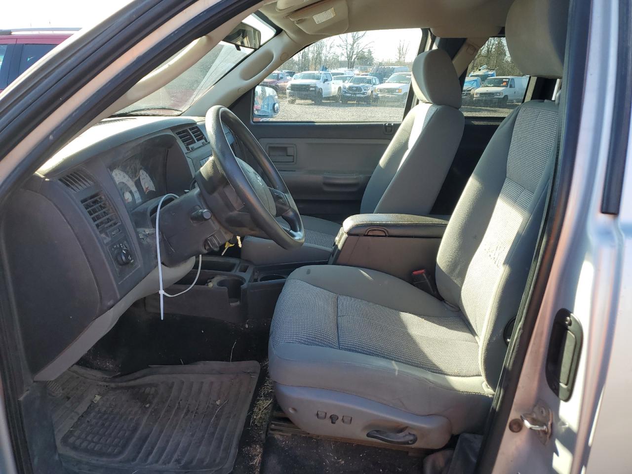 2010 Dodge Dakota - Image 7