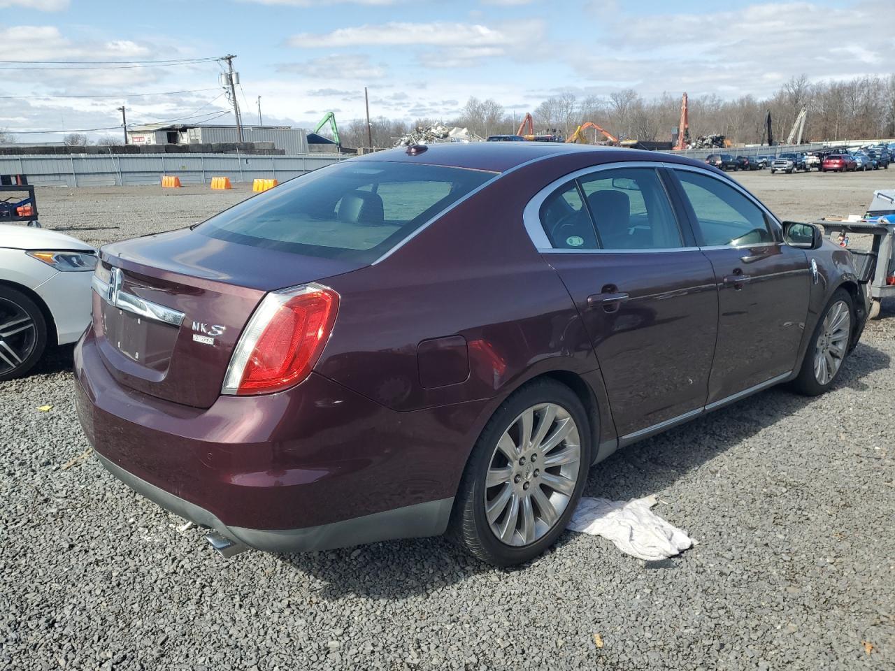 2011 Lincoln MKS - Image 3