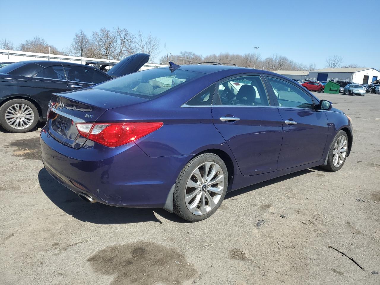 2011 Hyundai Sonata - Image 3
