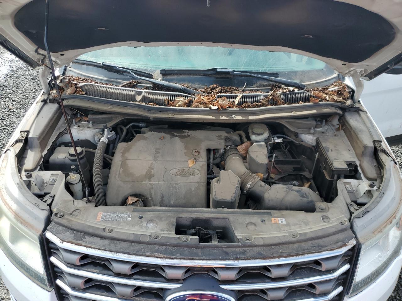 2016 Ford Explorer - Image 12