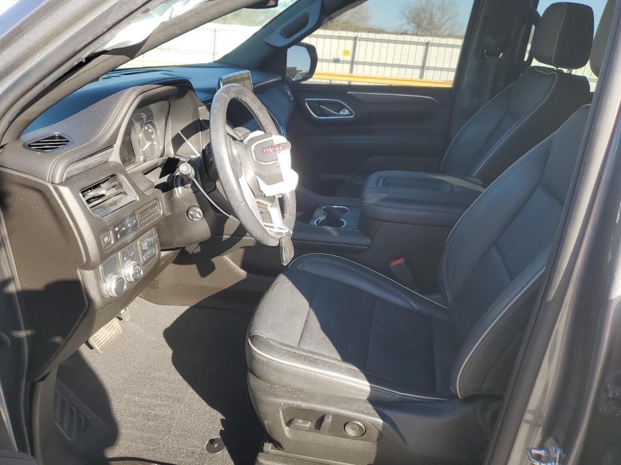 2021 GMC Yukon - Image 7