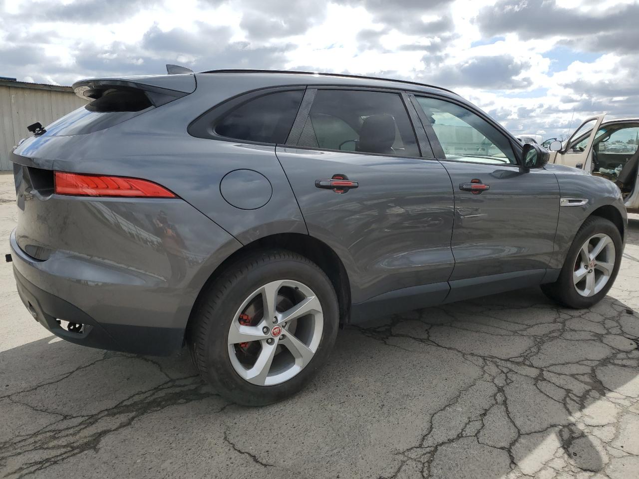 2018 Jaguar F-Pace - Image 3