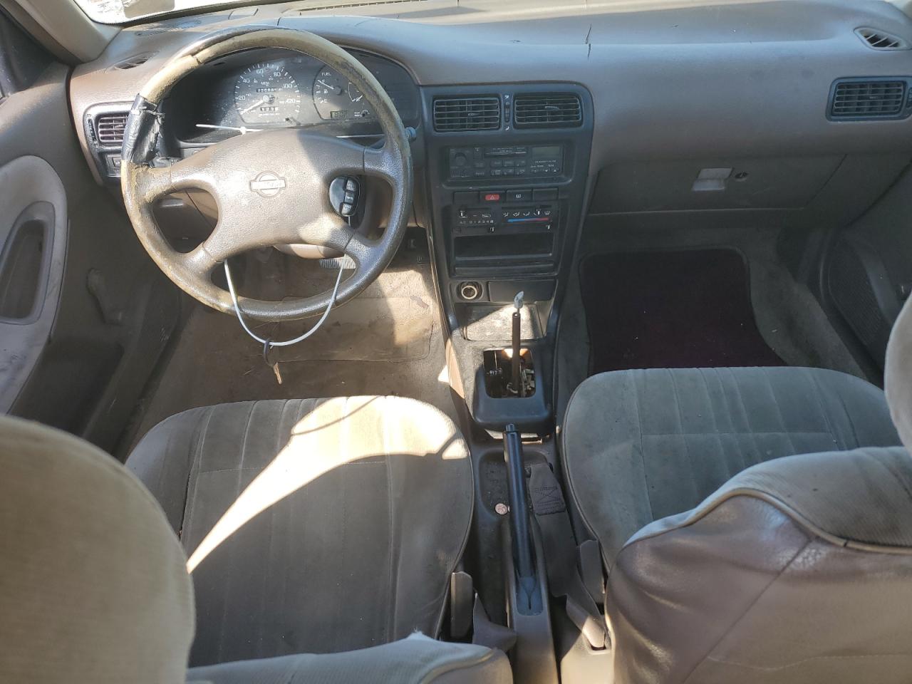 1993 Nissan Sentra - Image 8