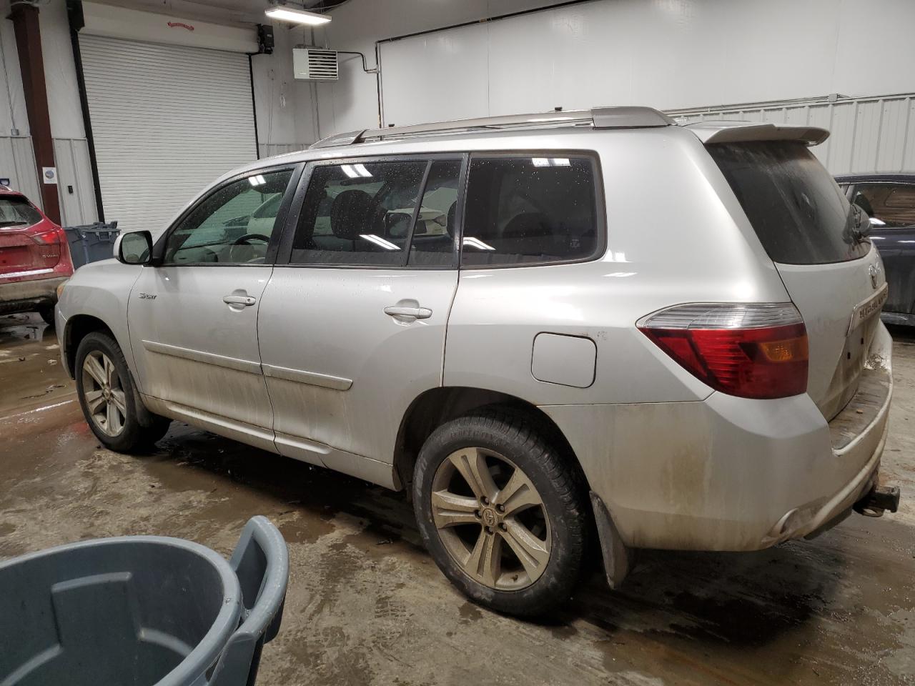 2010 Toyota Highlander - Image 2