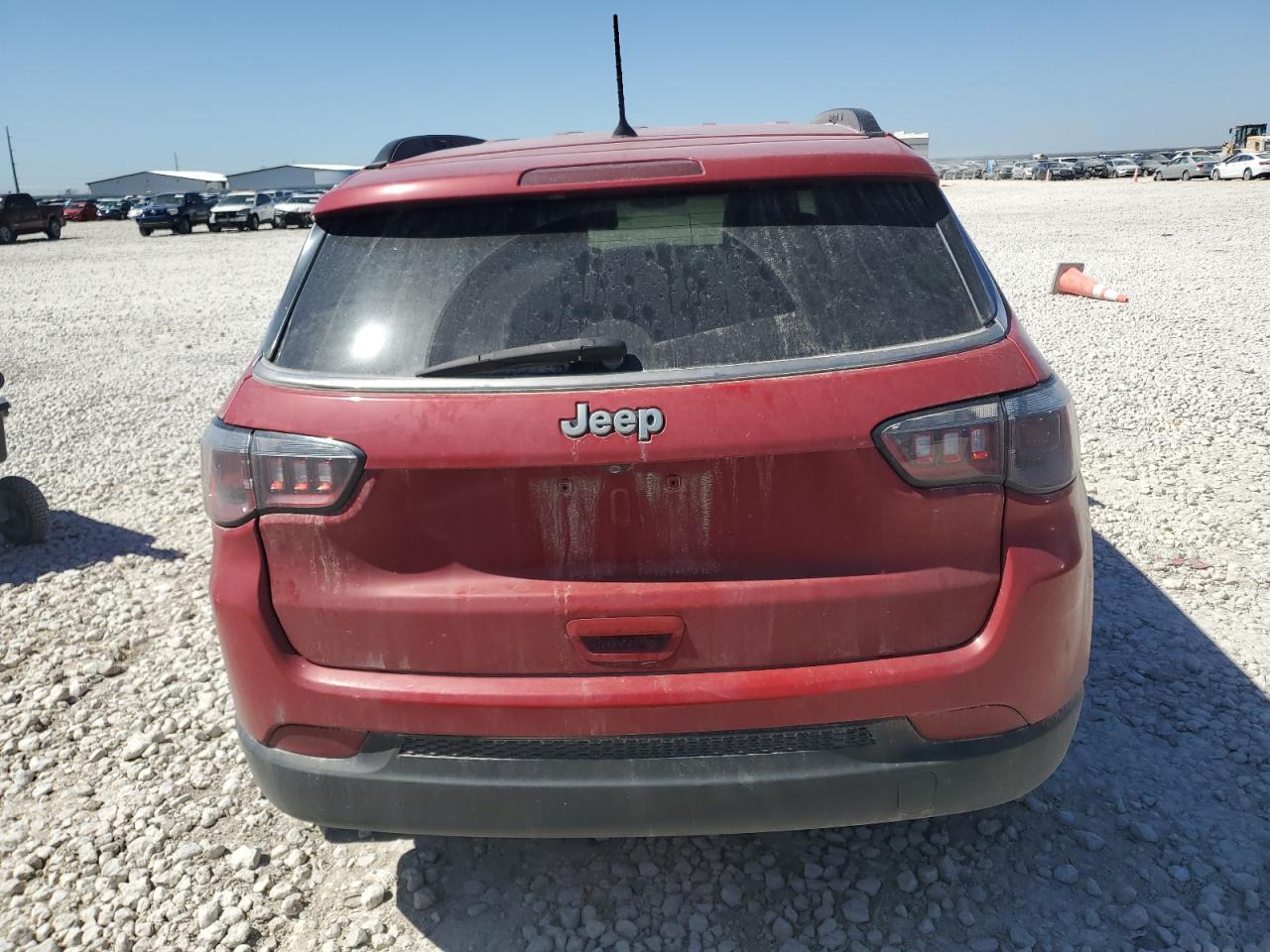 2018 Jeep Compass Latitude VIN: 3C4NJCBB8JT235480 Lot: 48474365