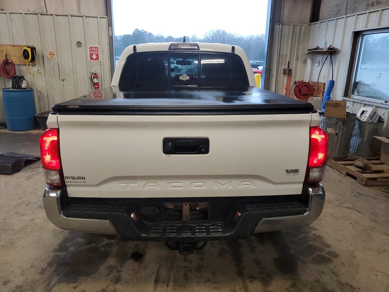 2016 Toyota Tacoma - Image 6