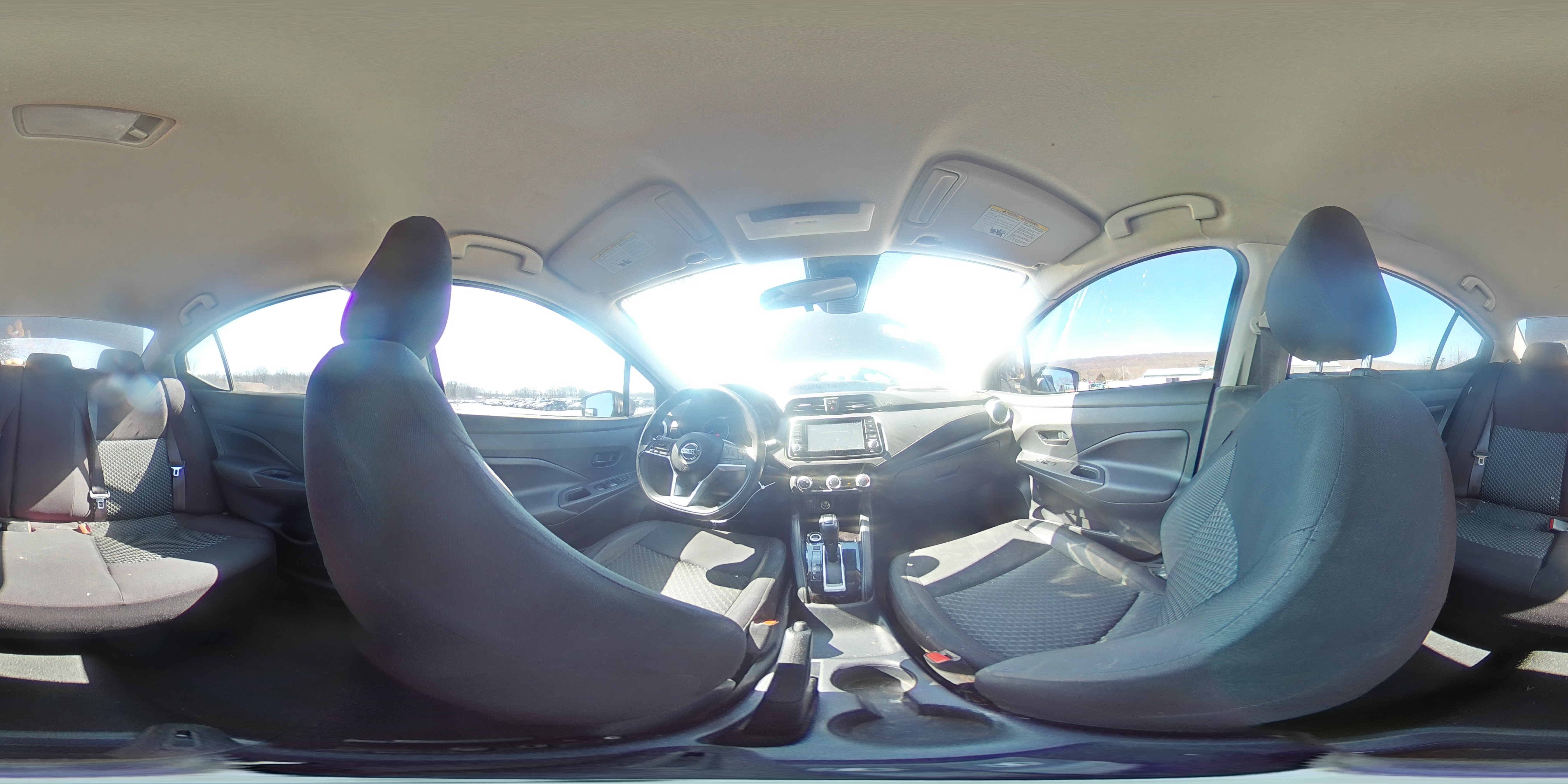 2020 Nissan Versa - Image 13