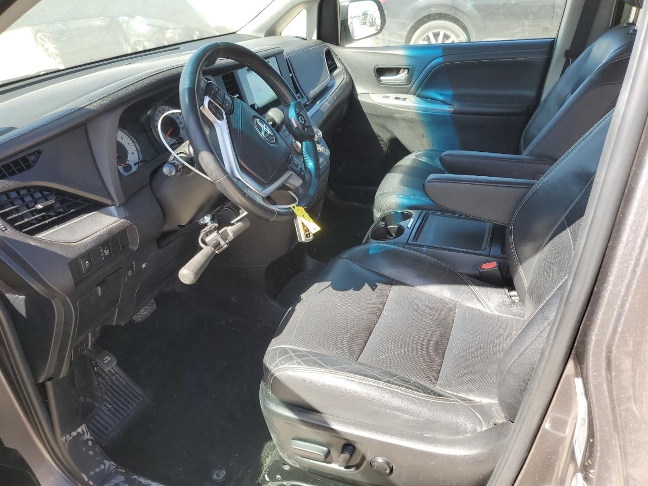 2015 Toyota Sienna - Image 7