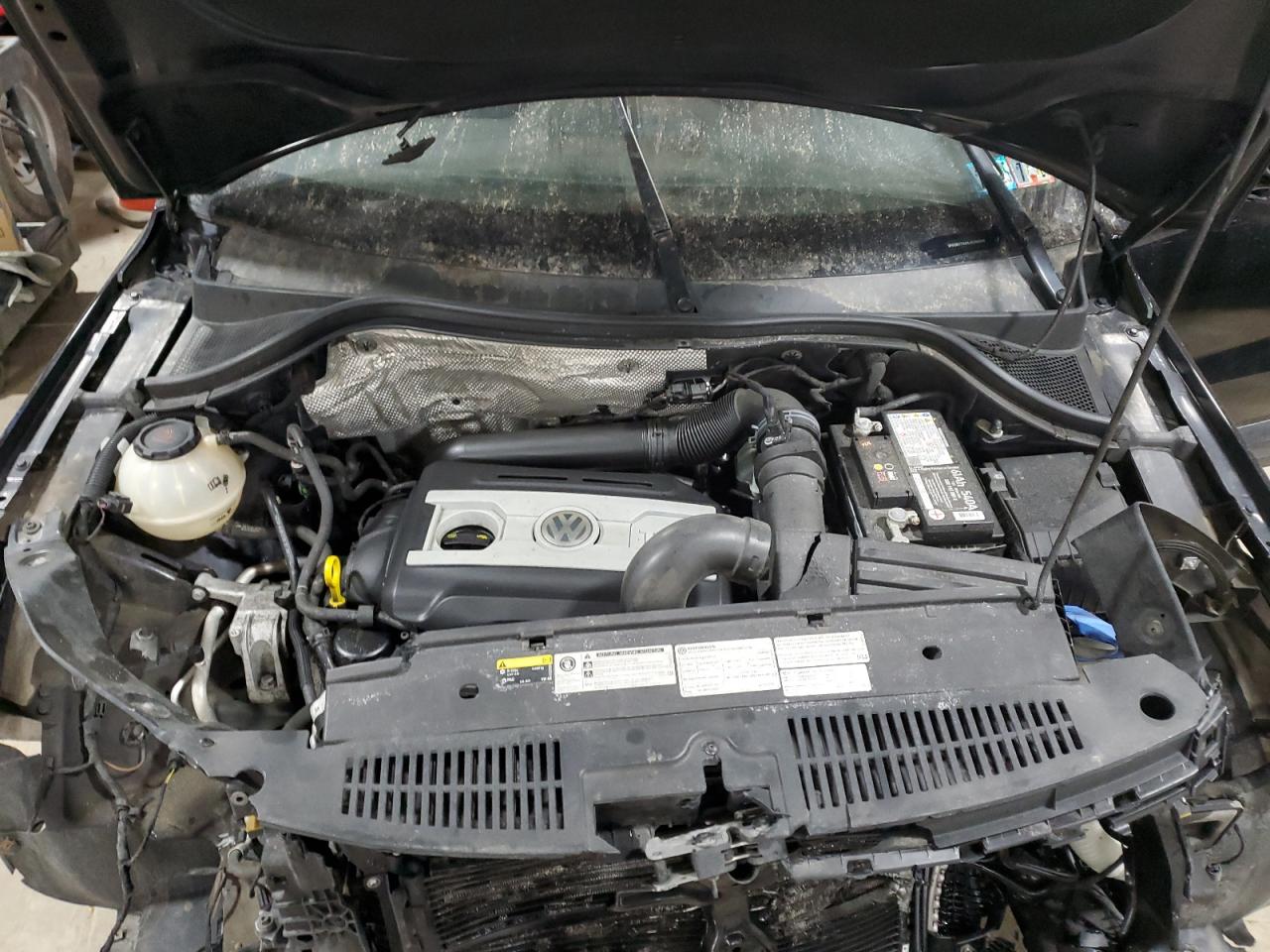 WVGBV7AX6JK006045 2018 Volkswagen Tiguan Limited