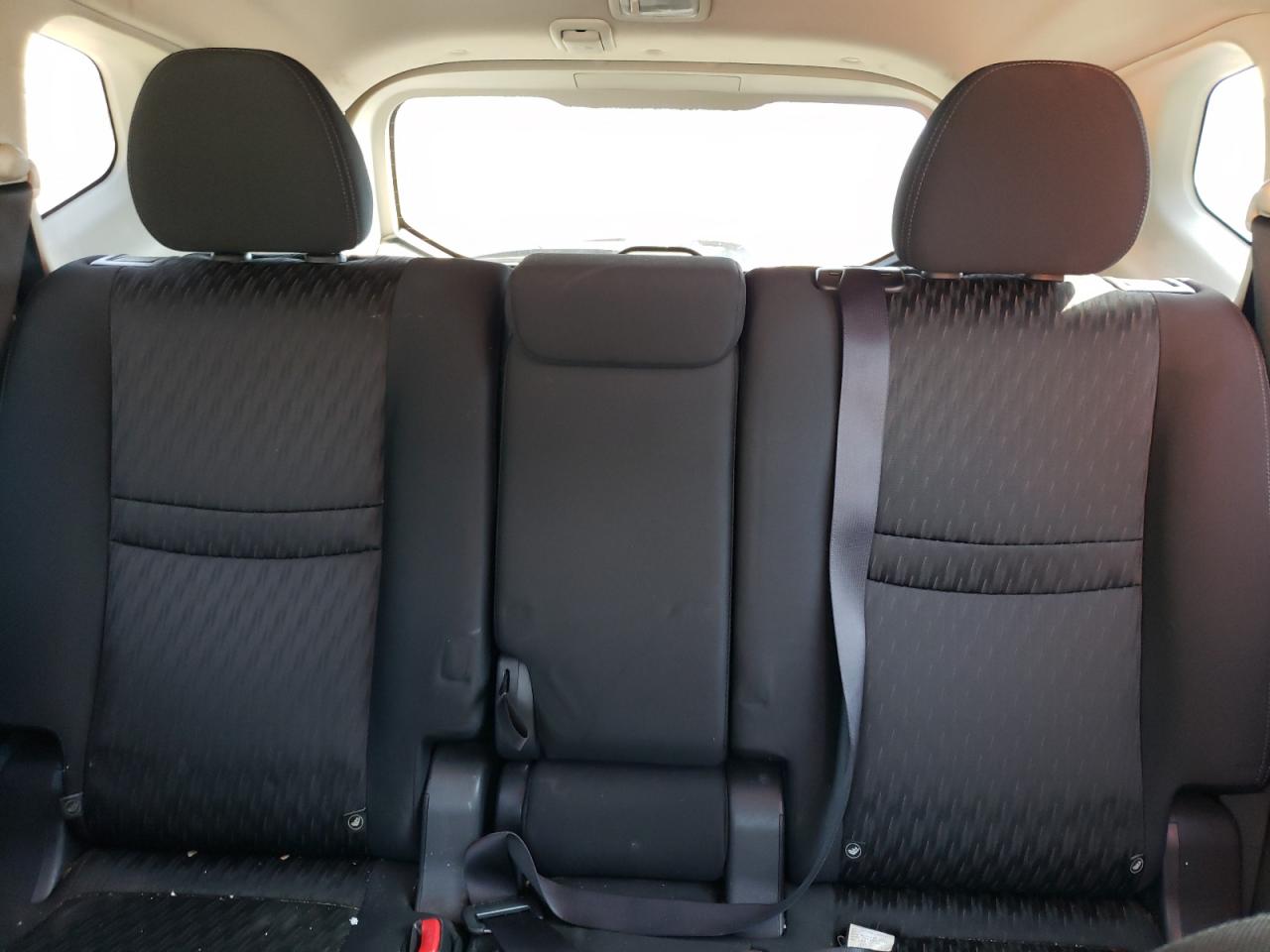 2017 Nissan Rogue - Image 10