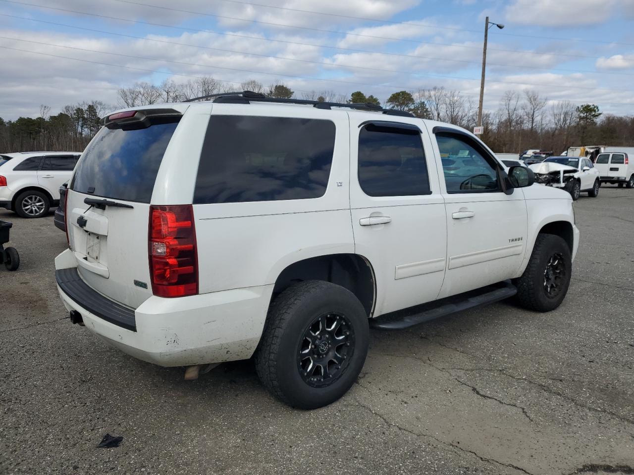 2010 Chevrolet Tahoe - Image 3