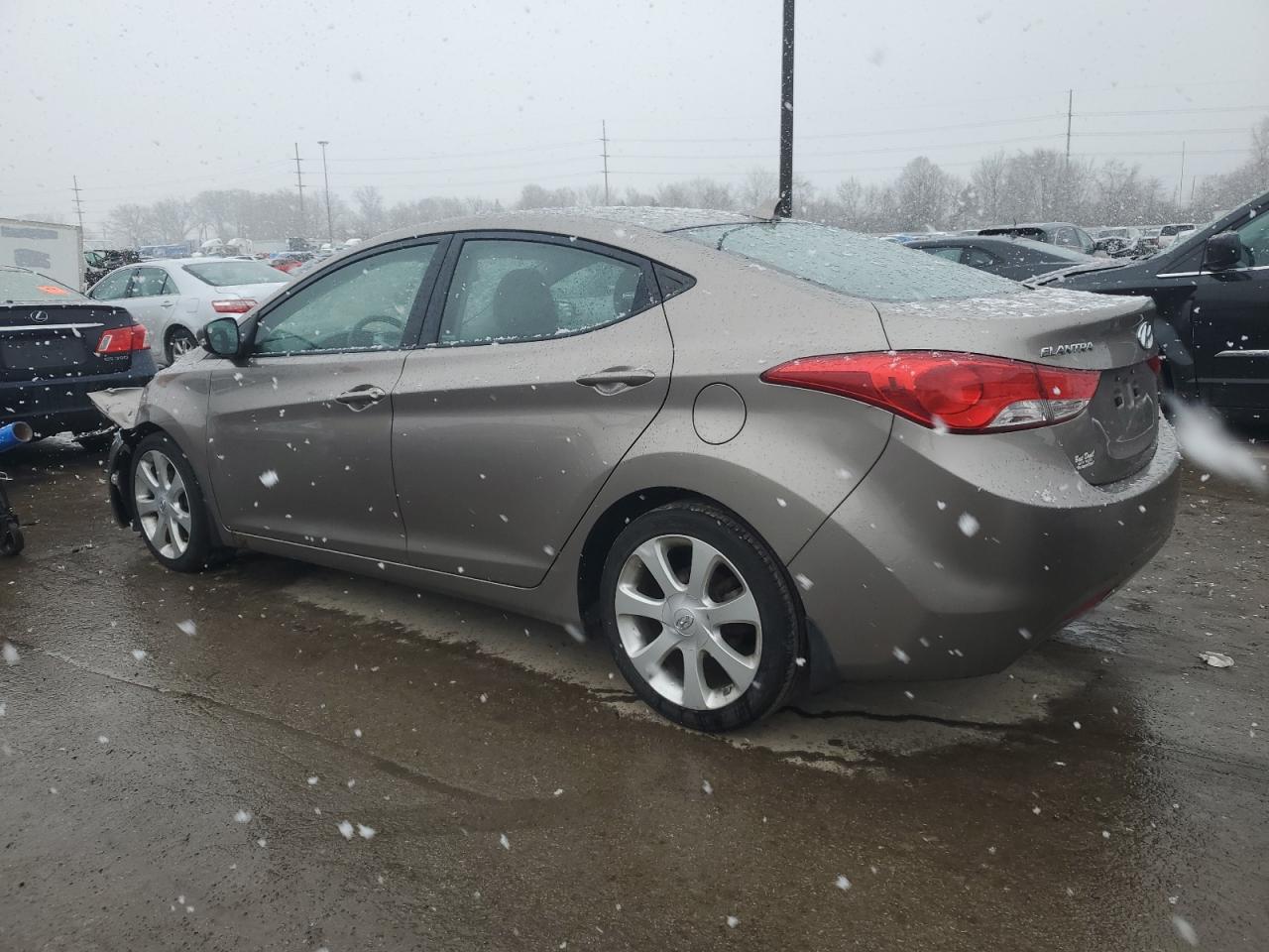 2011 Hyundai Elantra - Image 2