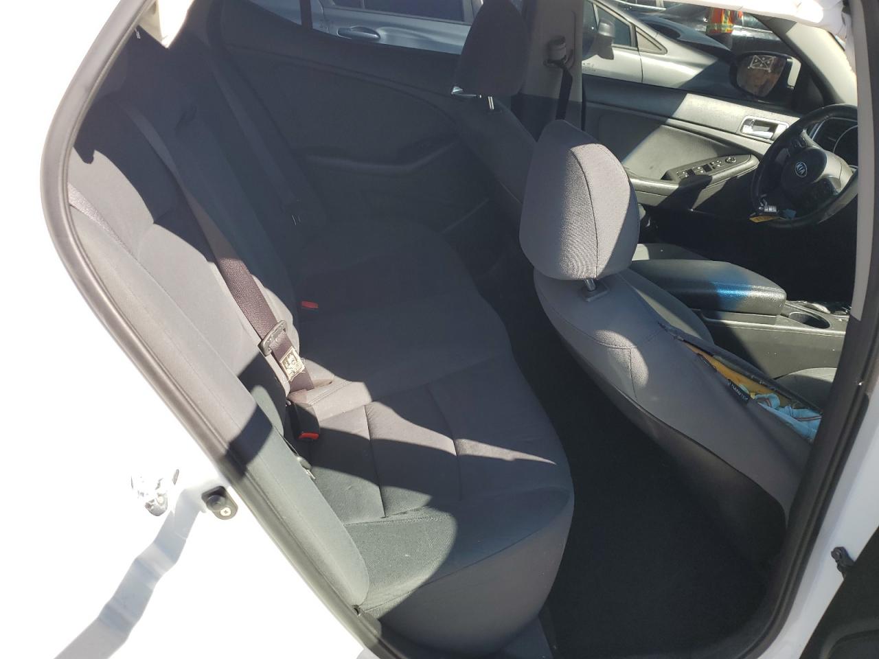2016 Kia Optima - Image 10