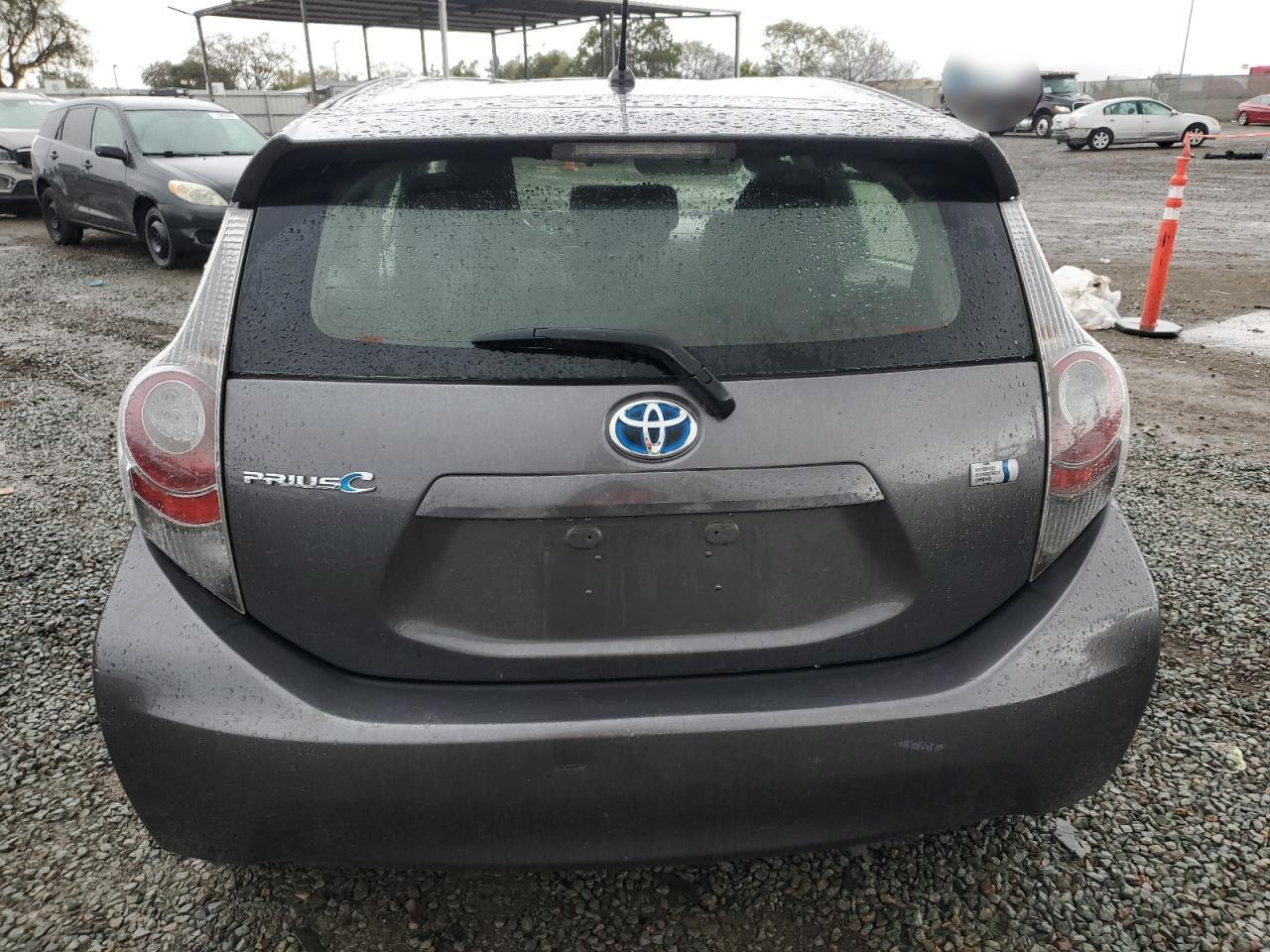 2013 Toyota Prius - Image 6