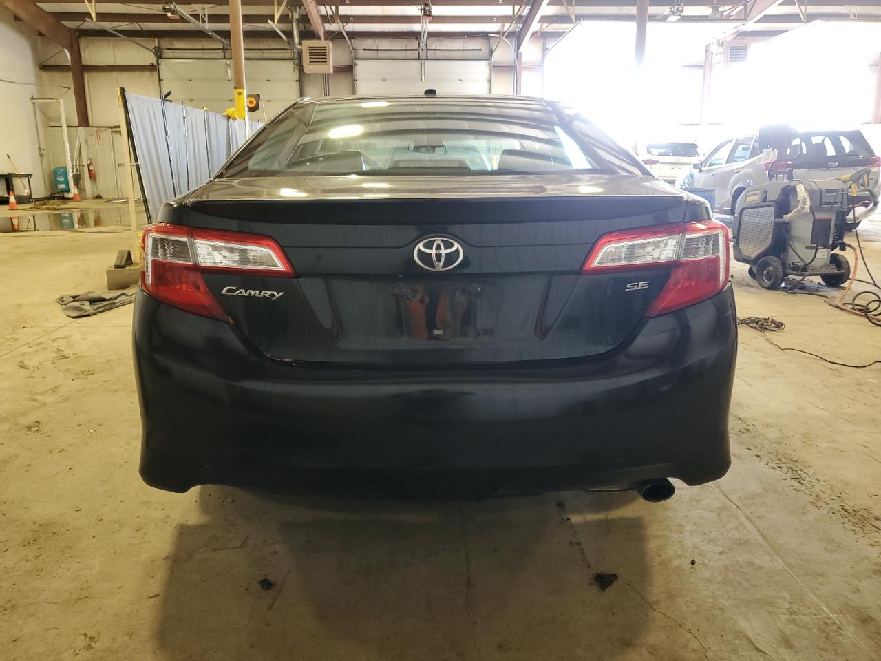 2014 Toyota Camry - Image 6