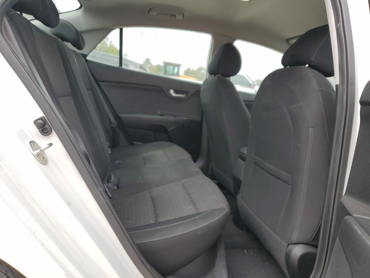 2019 Kia Rio - Image 10