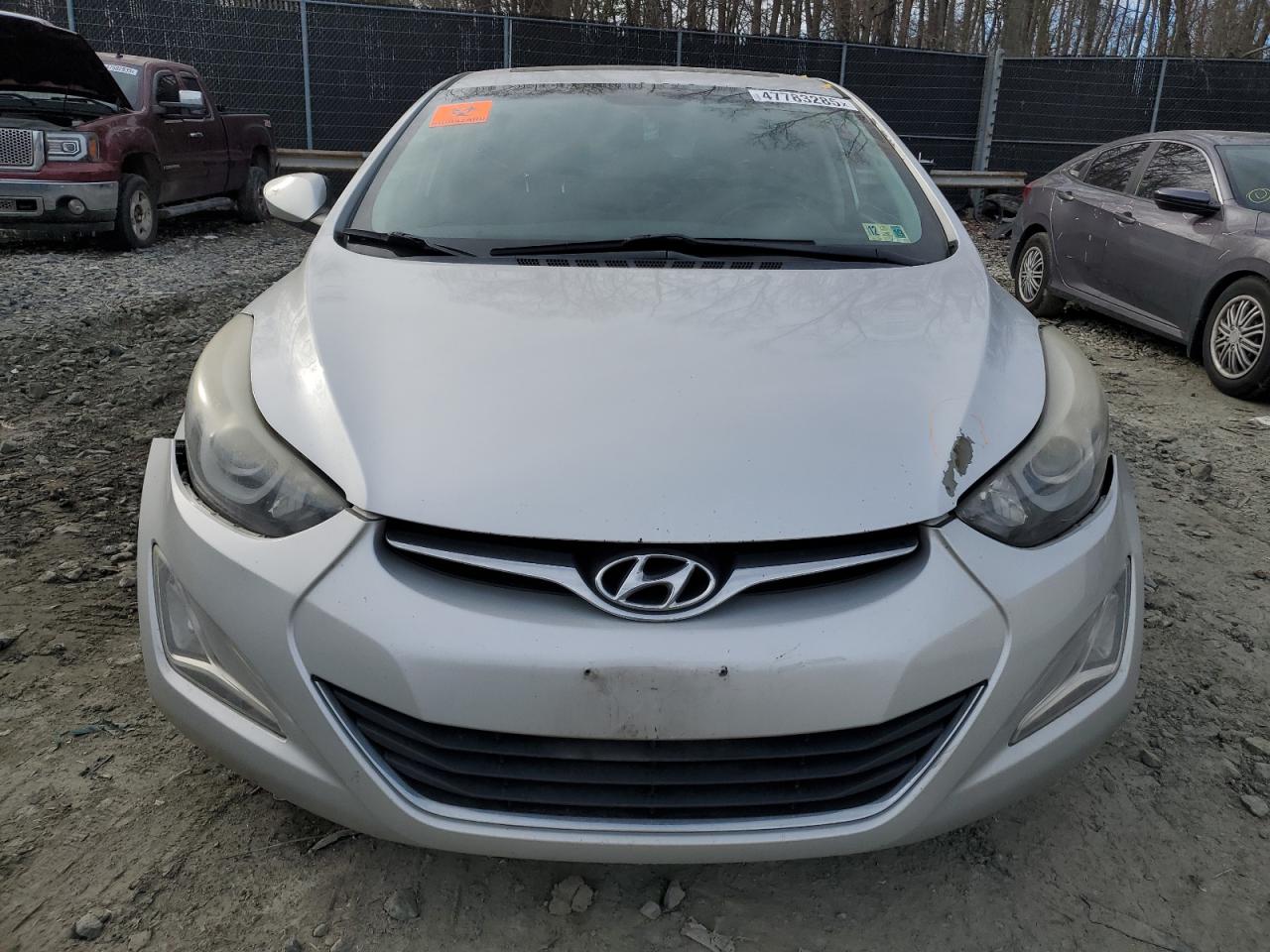 2015 Hyundai Elantra - Image 5