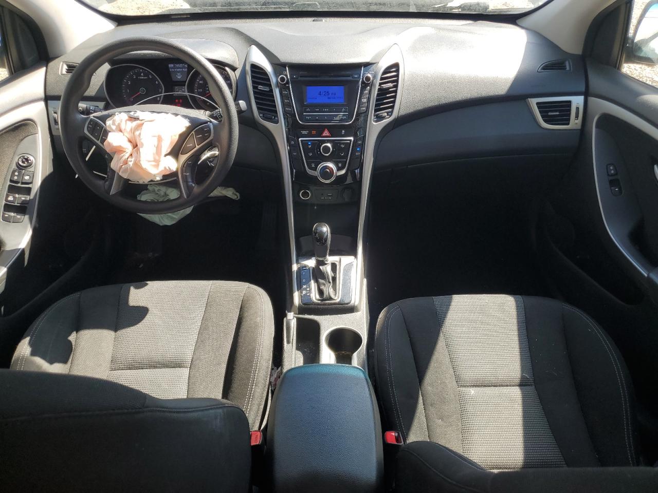2017 Hyundai Elantra - Image 8