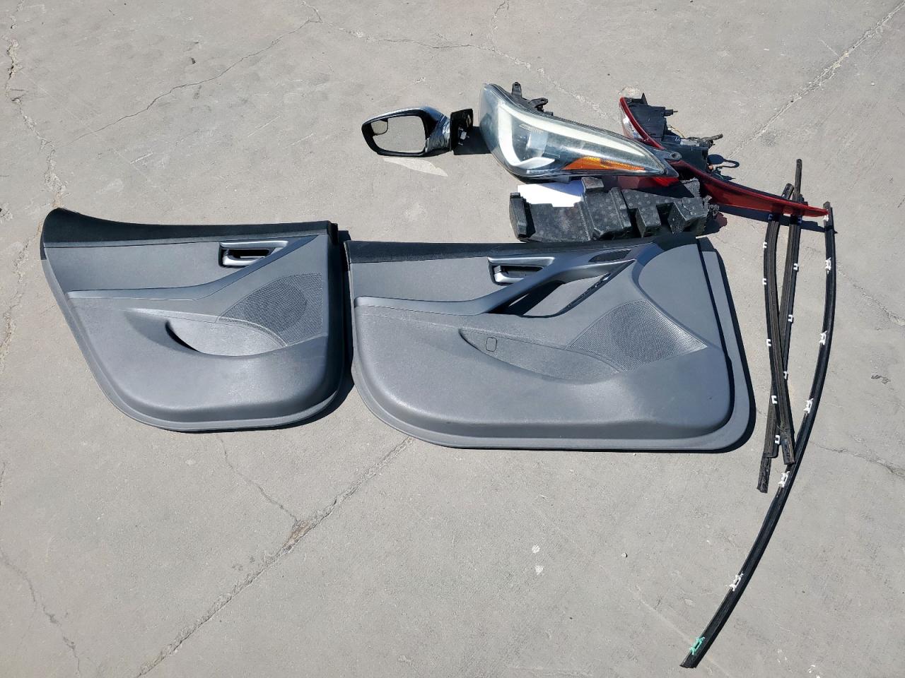 2015 Hyundai Elantra - Image 12