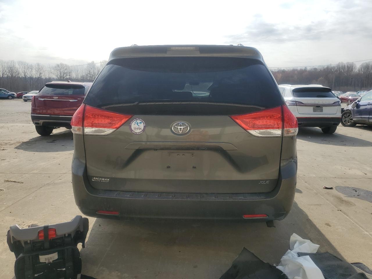 2011 Toyota Sienna - Image 6