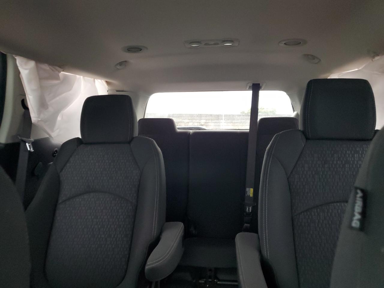 2016 GMC Acadia - Image 10