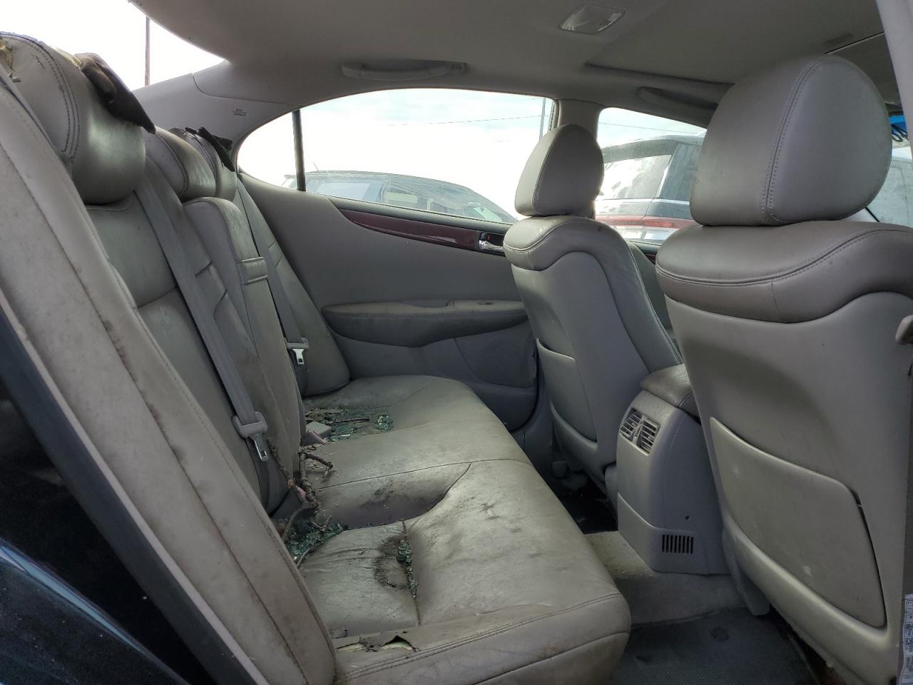 2002 Lexus ES - Image 10
