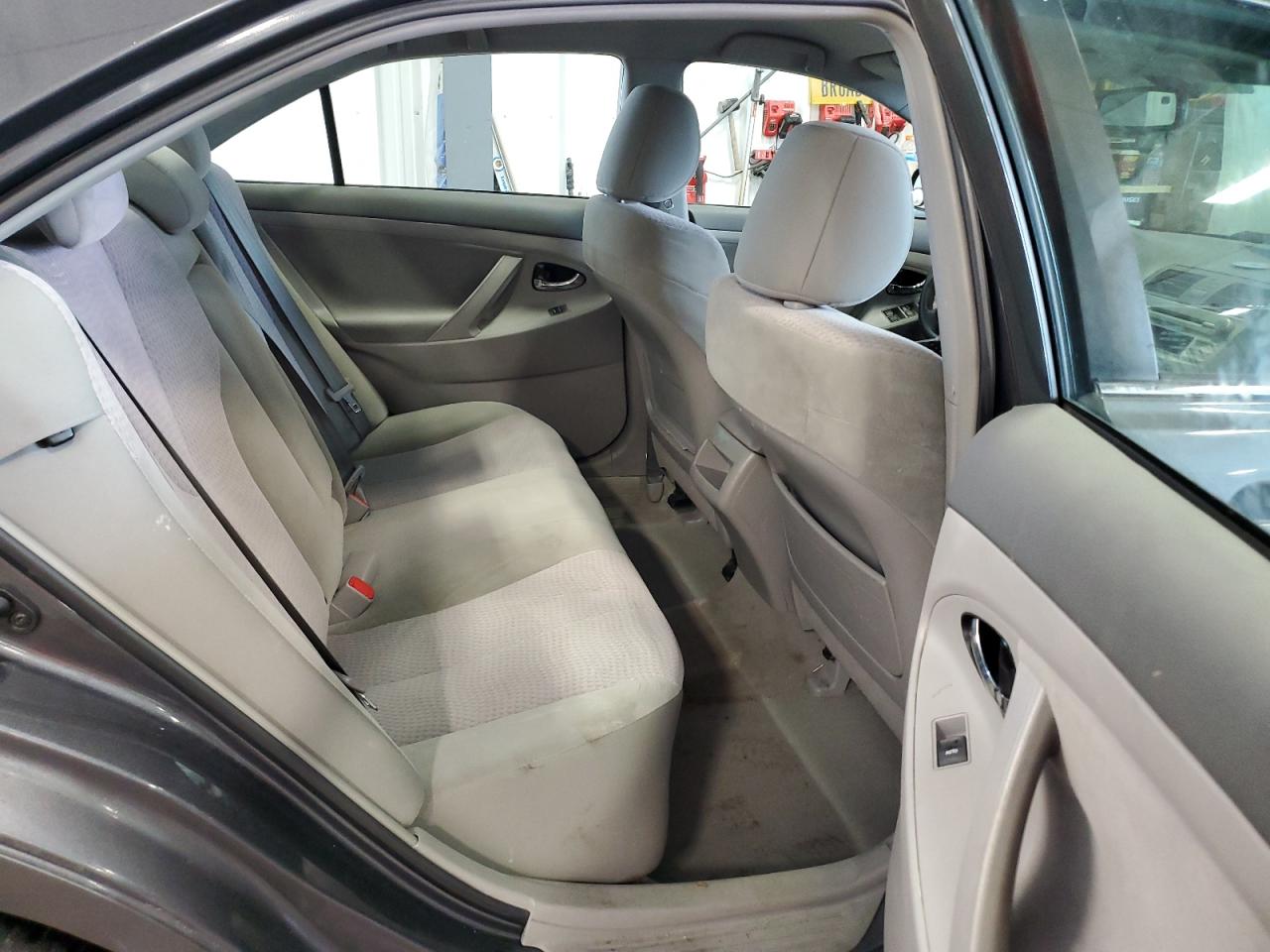 2011 Toyota Camry - Image 10