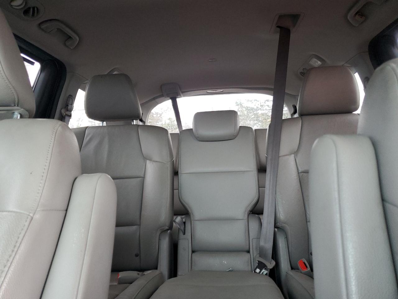 2011 Honda Odyssey - Image 10