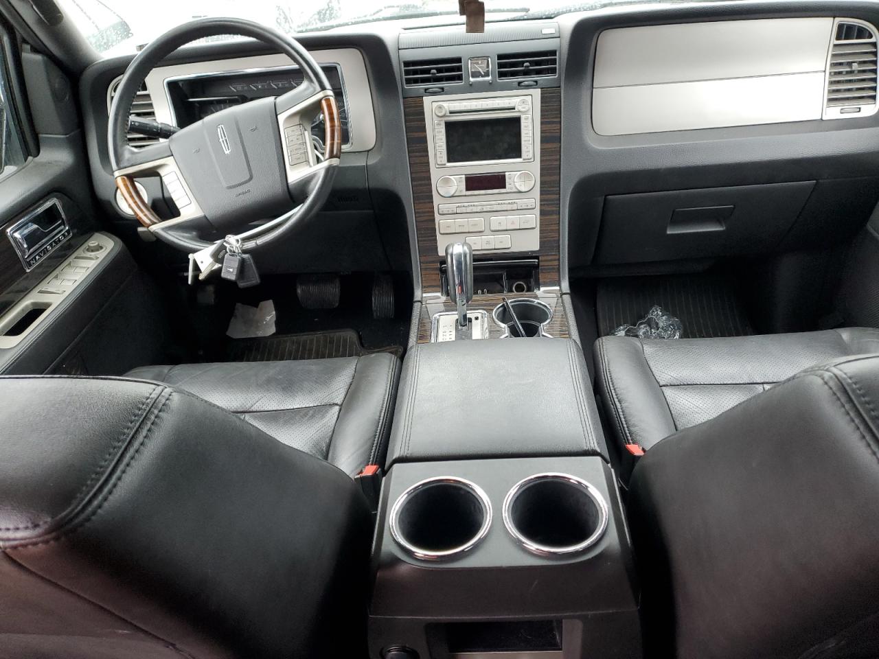 2008 Lincoln Navigator - Image 8